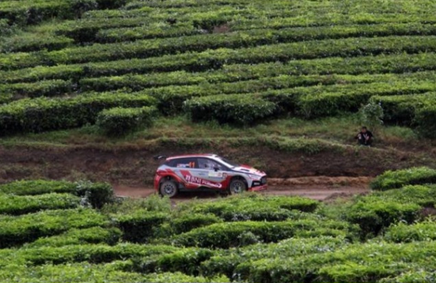 Danau Toba Rally 2023: Sean Nabrak Pinggiran Trek di Tobasari, Mobil Selesai Diperbaiki, Esok Turun Superrally
