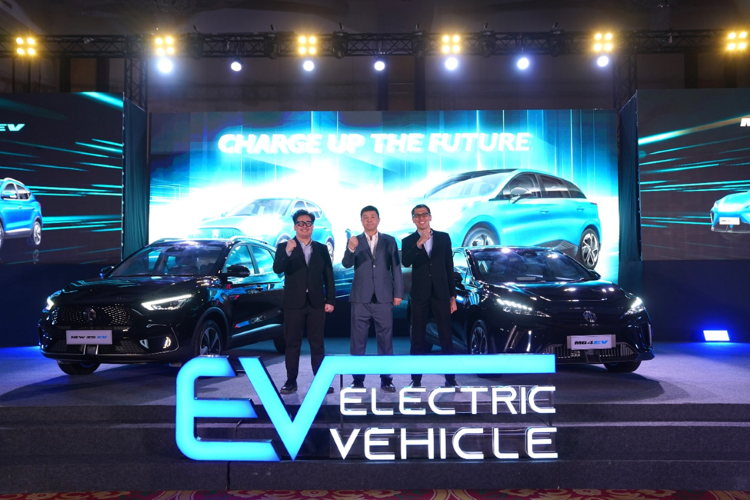 MG resmi luncurkan mobil listrik buatan pabrik dalam negeri