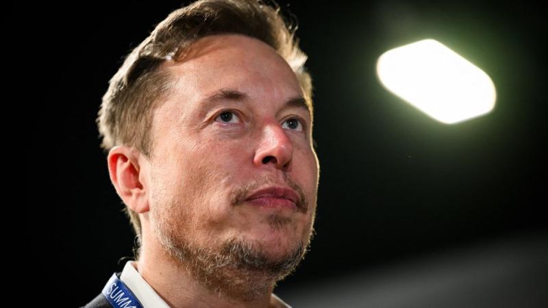 Elon Musk, pendiri dan bos mobil listrik Tesla.