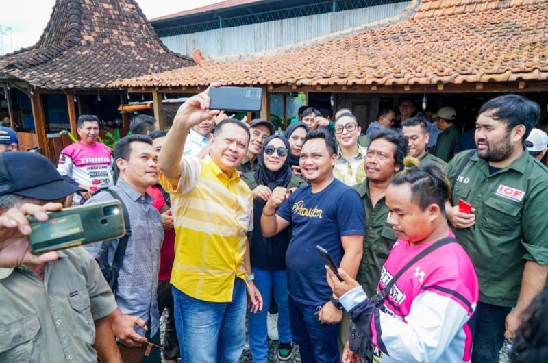 Ketua MPR RI dan Ketum IMI Pusat Bamsoet ajak komunitas otomotif Banjarnegara bersama-sama sukseskan Pemilu 2024