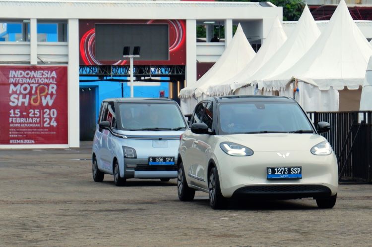 Dua model kendaraan listrik Wuling yang kini jadi incaran konsumen
