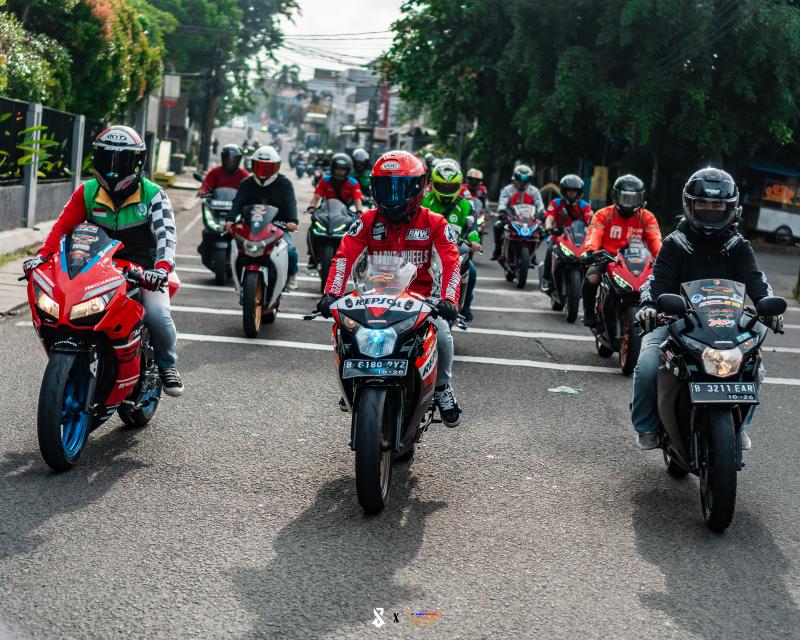 Touring Kota Bersama PT Wahana Makmur Sejahtera dan Komunitas Honda CBR, Wujudkan Semangat Guyub Rukun