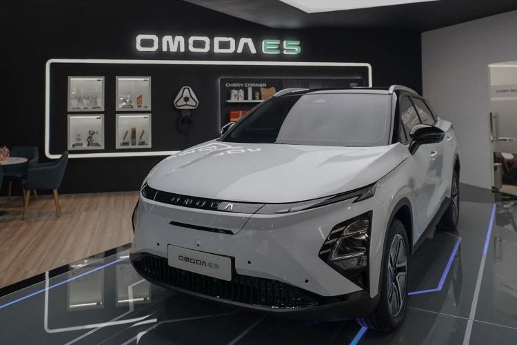 Model mobil listrik anyar Chery OMODA E5 dengan fitur canggih dan daya jangkau luar biasa