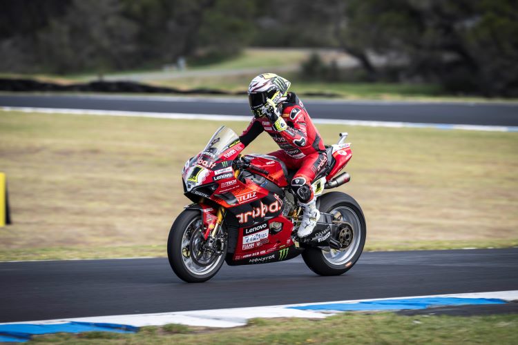 Pembalap Ducati Alvaro Bautista tampil memukau dan naik podium P2 pada WSBK Phillip Island 2024 di Australia, Minggu (25/2/2024)