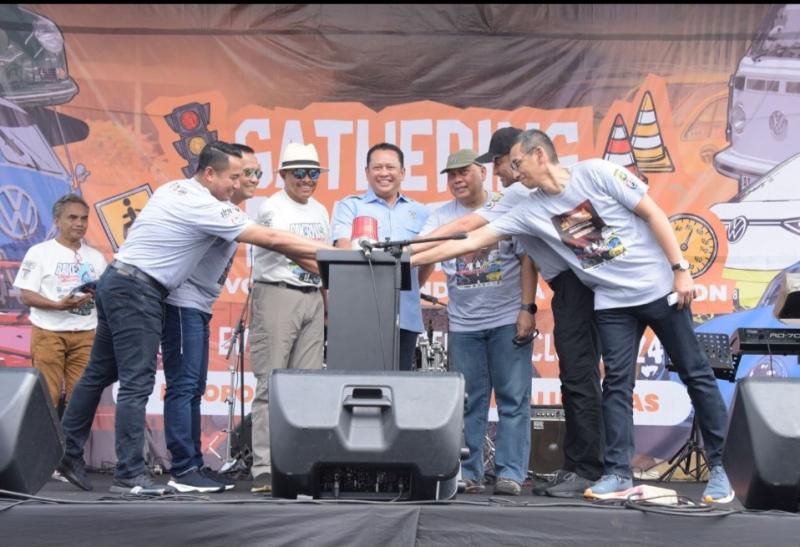 Ketua MPR RI dan Ketum IMI Pusat Bamsoet mendukung gelaran `Pecah Seribu VW` : Indonesia Bersatu, Mobil Rakyat di Rumah Rakyat