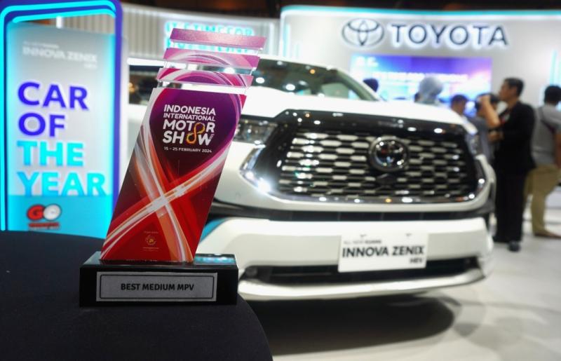 Kijang Innova Zenix Hybrid menjadi ujung tombak Penjualan EV Toyota meningkat 5 kali lipat di pameran otomotif IIMS 2024