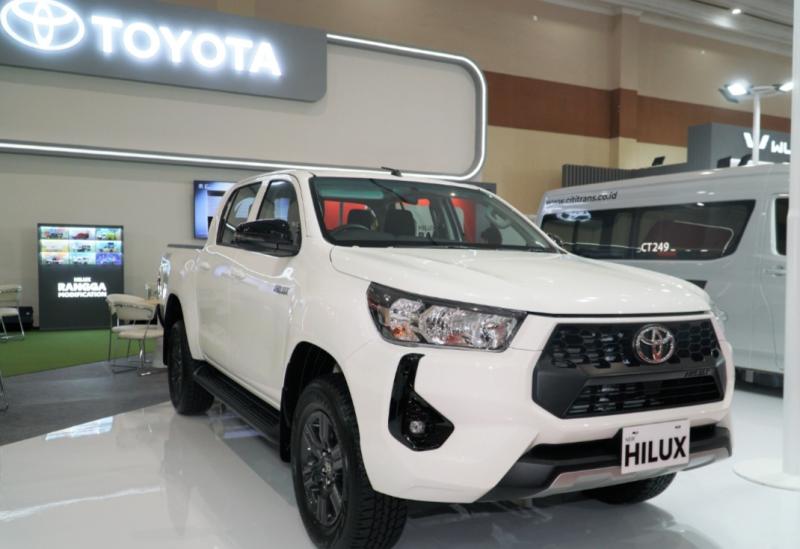 Hilux Double Cabin menjadi salah satu line up unggulan Toyota di pameran kendaraan komersial GIIOCOMVEC 2024     