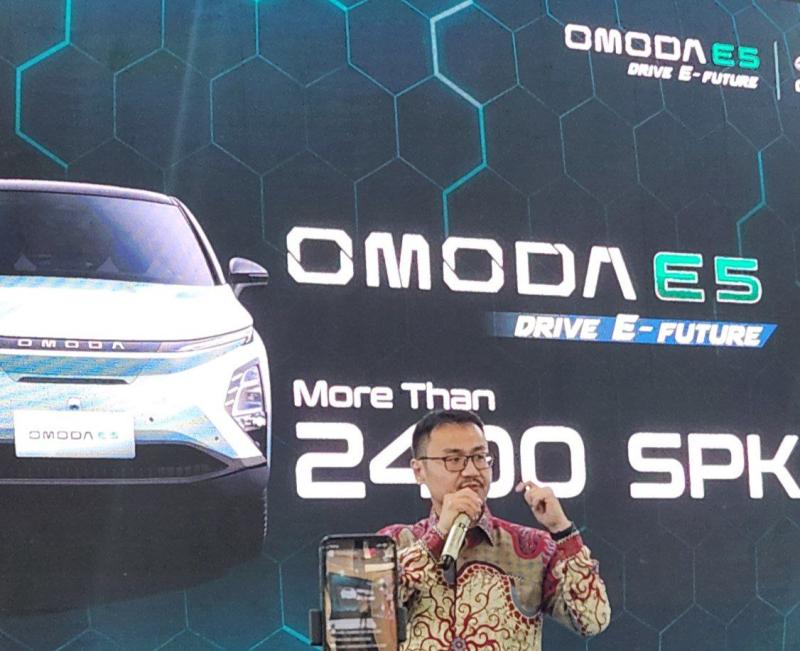 PT Chery Sales Indonesia umumkan perpanjang harga spesial untuk Chery OMODA E5 dan berbagai tawaran menarik lainnya di Tangerang (foto: krm). 