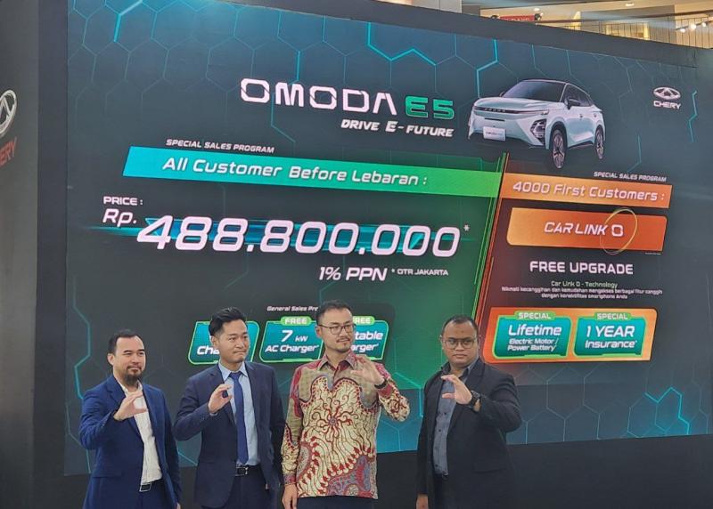 PT Chery Sales Indonesia memutuskan memperpanjang harga spesial Chery Omoda E5 hingga dinikmati 4000 konsumen pertama (foto: krm).