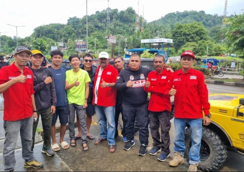 Ketua Pengprov IOF Sumatera Barat, Verry Mulyadi melepas armada Rescue ke lokasi banjir Pesisir Selatan provinsi Sumatera Barat