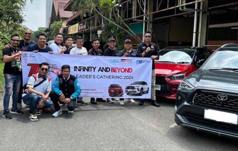 Toyota Owner Club Leaders Gathering 2024 di Rest Area Sentul Km 35 tol Jagorawi guna memperkuat kolaborasi komunitas pemilik dan penggemar mobil Toyota. (foto : TOC)