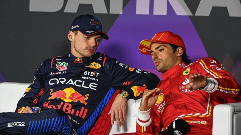 Max Verstappen (Red Bull Racing) dan Carlos Sainz (Ferrari) satu lintasan dengan motivasi berbeda.  (Foto: ist)