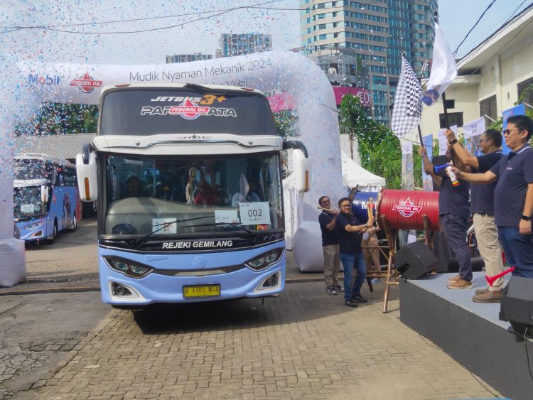 Pelepasan Mudik para mekanik yang menjadi partner PT ExxonMobil Lubricants Indonesia dari Jakarta ke Jawa