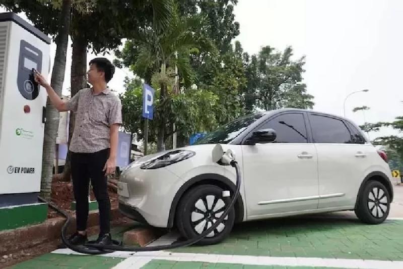 Stasiun Pengisian Daya Kendaraan Listrik di Indonesia yang diresmikan Wuling Motors.