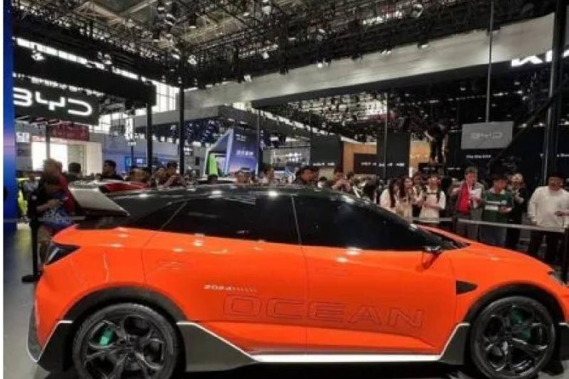 BYD meluncurkan konsep mobil terbaru BYD Ocean-M di Beijing Auto Show 2024.