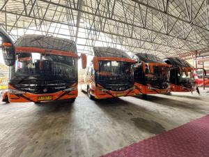 Hino Serahkan Bus Tangguh Untuk PO Yessoe Travel, Layani Transportasi di Kalimantan Tengah