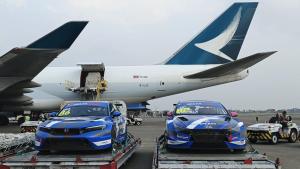 Honda FL5 dan Hyundai TCR Yang Diangkut Pesawat ke Malaysia, Ternyata Oleh Perusahaan H Andy Surya Santosa Yang Perally 