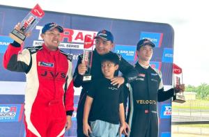 Dypo Fitra Dari Indonesia Juara Kelas Asia Cup Event TCR Asia Series 2024 di Sepang International Circuit
